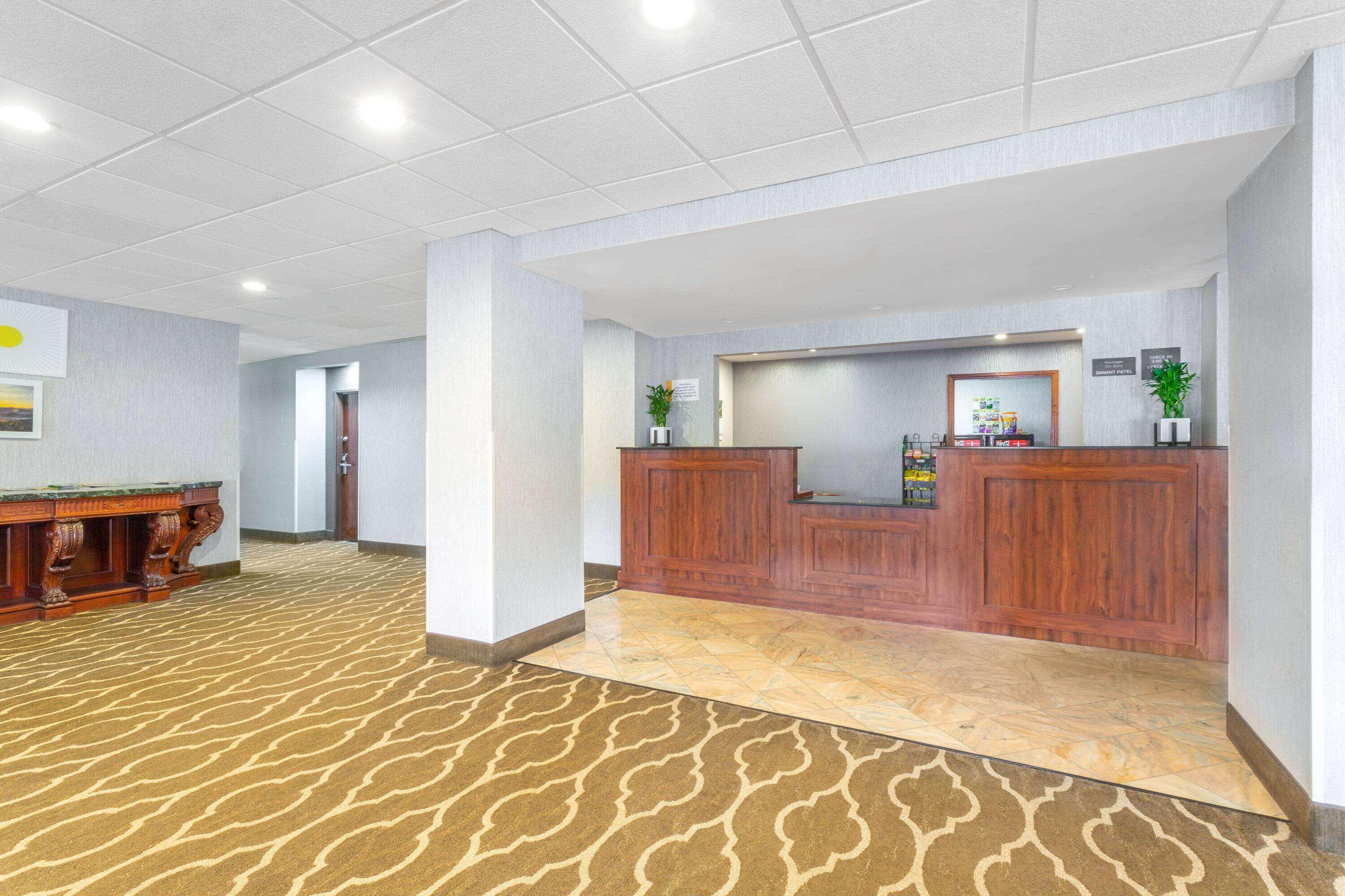 Days Inn By Wyndham Blairsville Экстерьер фото
