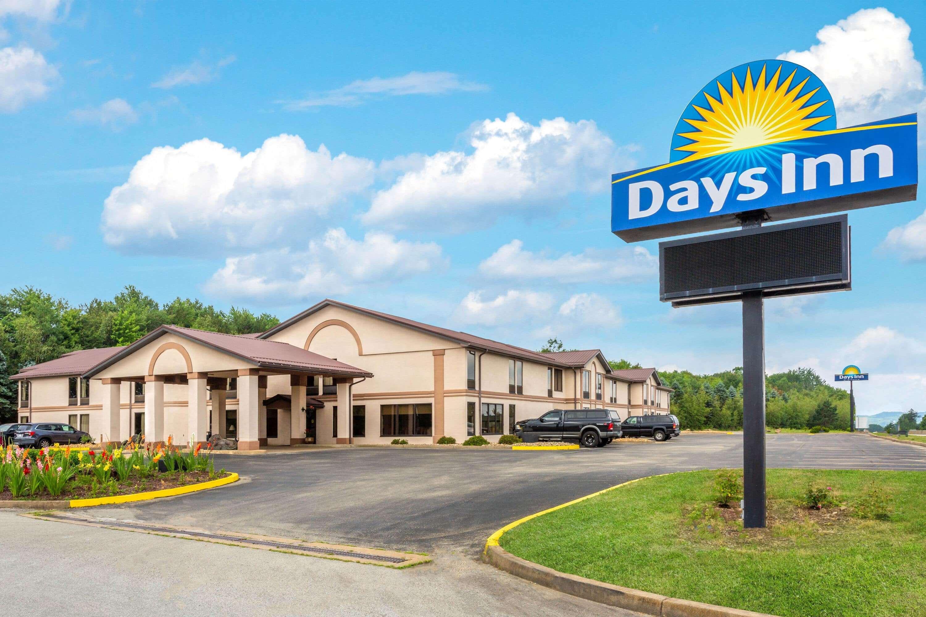 Days Inn By Wyndham Blairsville Экстерьер фото